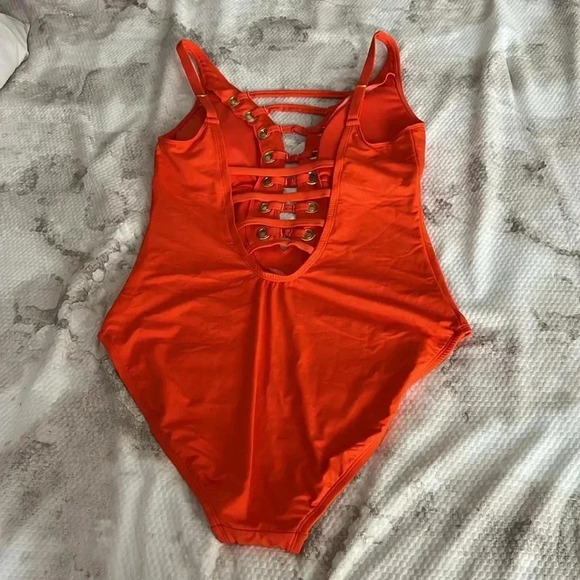 Bleu Rod Beattie Free Spirit Lace Down One
Piece Swimsuit - Picture 6 of 9
